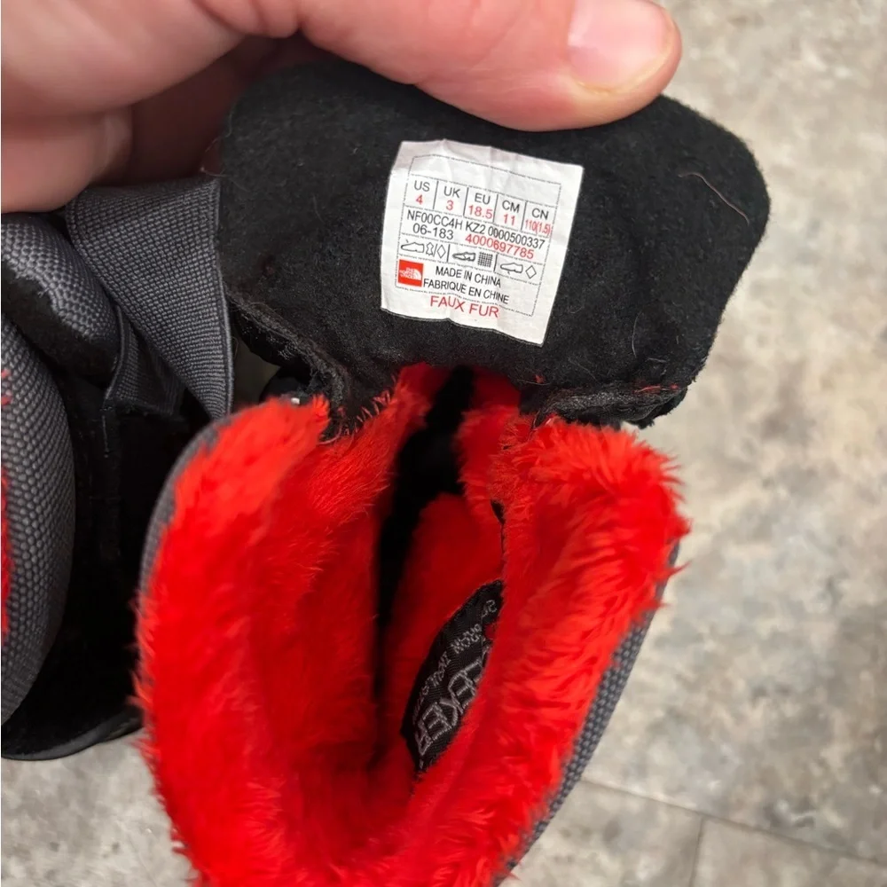 Toddler Alpenglow II Boots Size 4 Black, Grey & Red Faux Lining